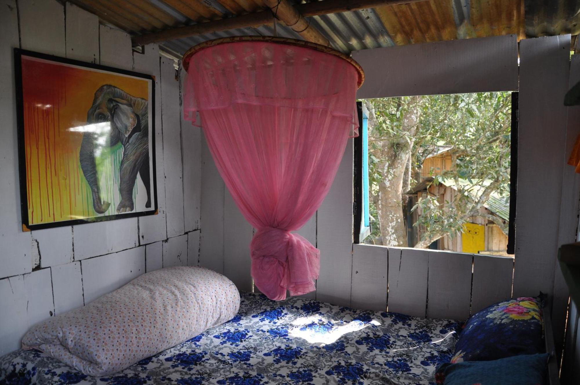 Pemsee'S Tree Town - Eco-Friendly,Tree House Hostel Sauraha Bagian luar foto